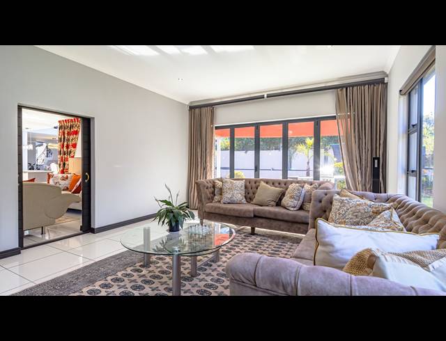 7 BEDROOM HOUSE FOR SALE IN MIDLANDS ESTATE